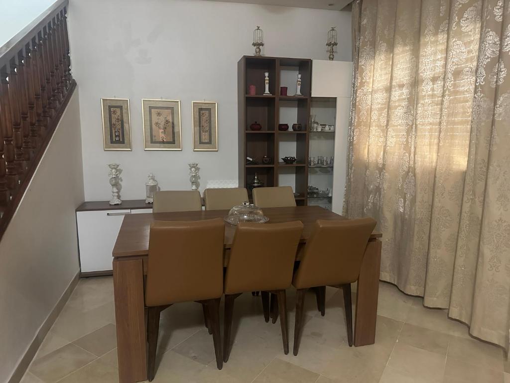 Superbe duplex avec jardin, Al Karm