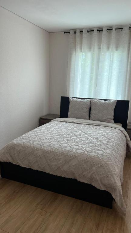 Superbe Appartement tout équipé, Coins cosy à Metz gare, 50M2, Parking privé, Balcon, 2p - 2