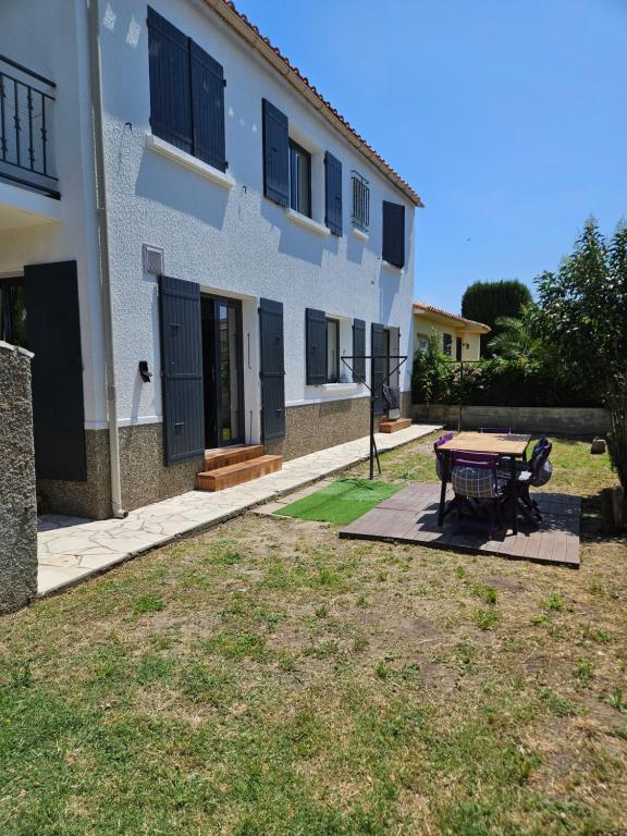 Appartement F3 meublé et équipé - 4