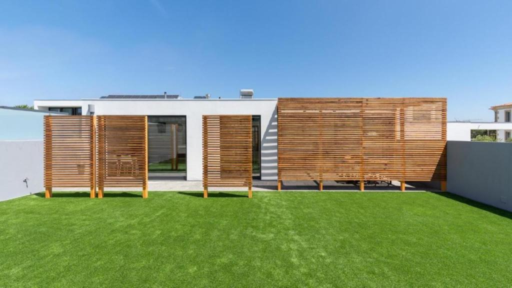 Another Side, Furadouro