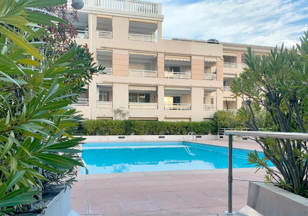 Amour Azur Appartement pour 2 avec jacuzzi et terrasse à 2 minutes de la mer - 3