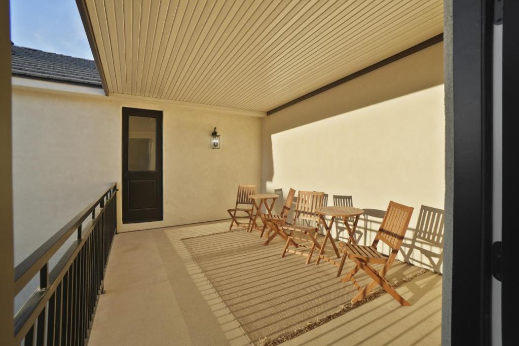 On The Rocks Shakin, Hurricane