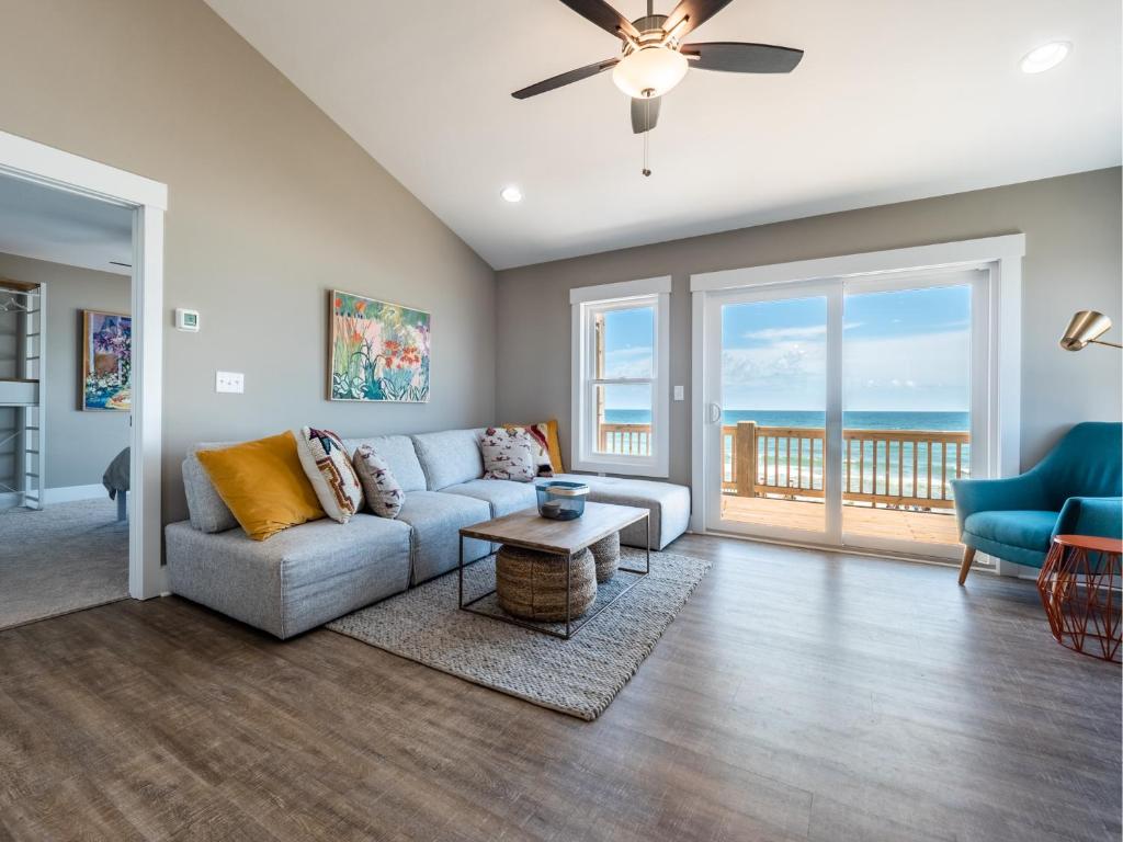 Next to Sea Gallery, Topsail Beach