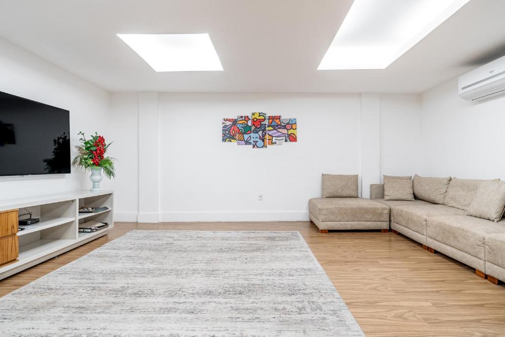 Shared lounge/TV area