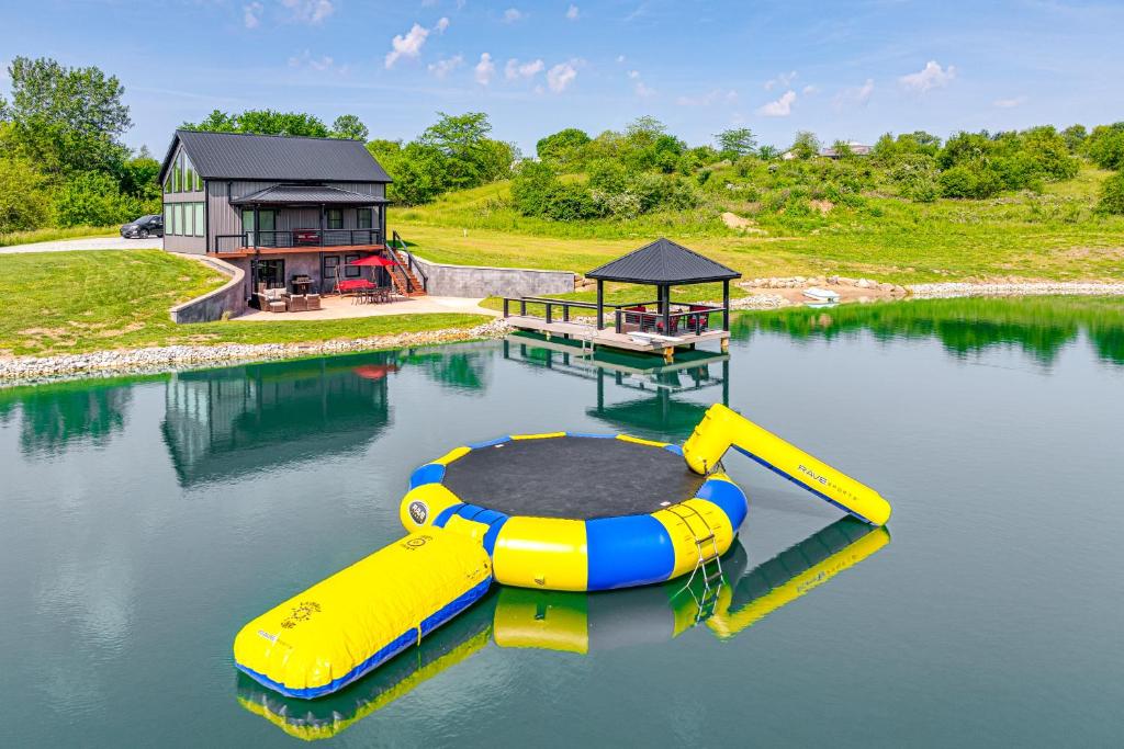 Exquisite Hagerstown Home with Deck and Gazebo!, Hagerstown