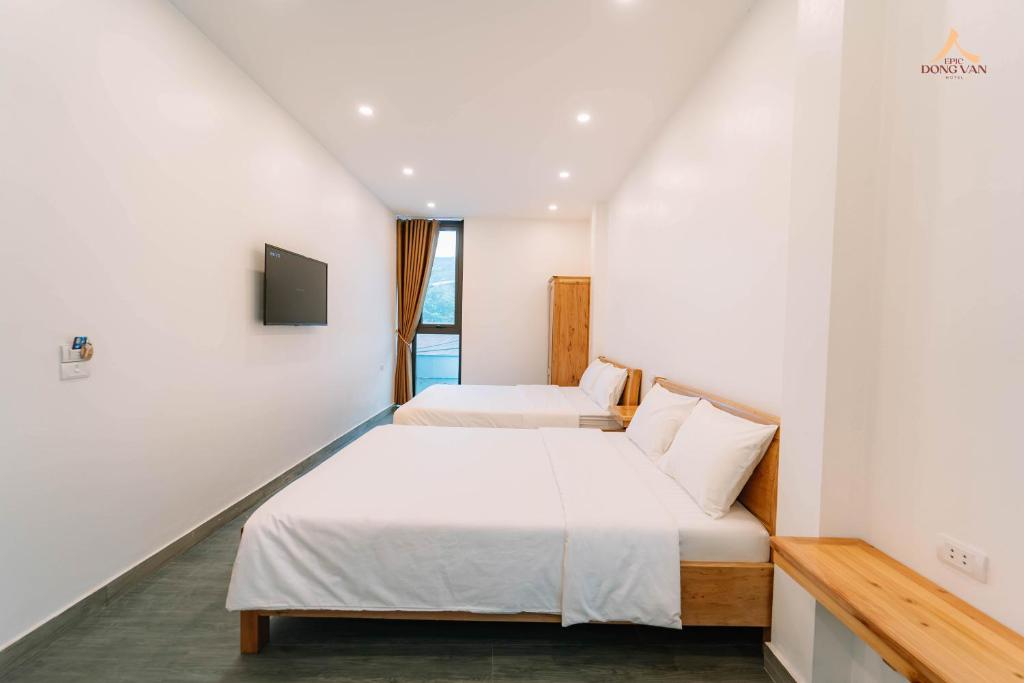 Epic Đong Van Hotel
