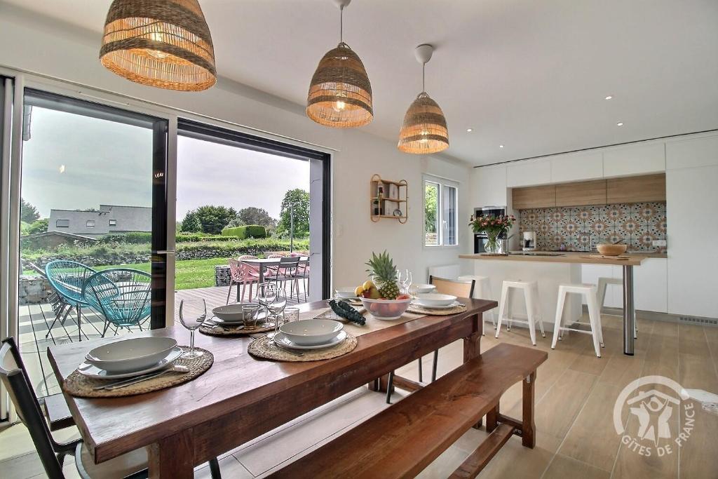 Ti laouen, Plougrescant