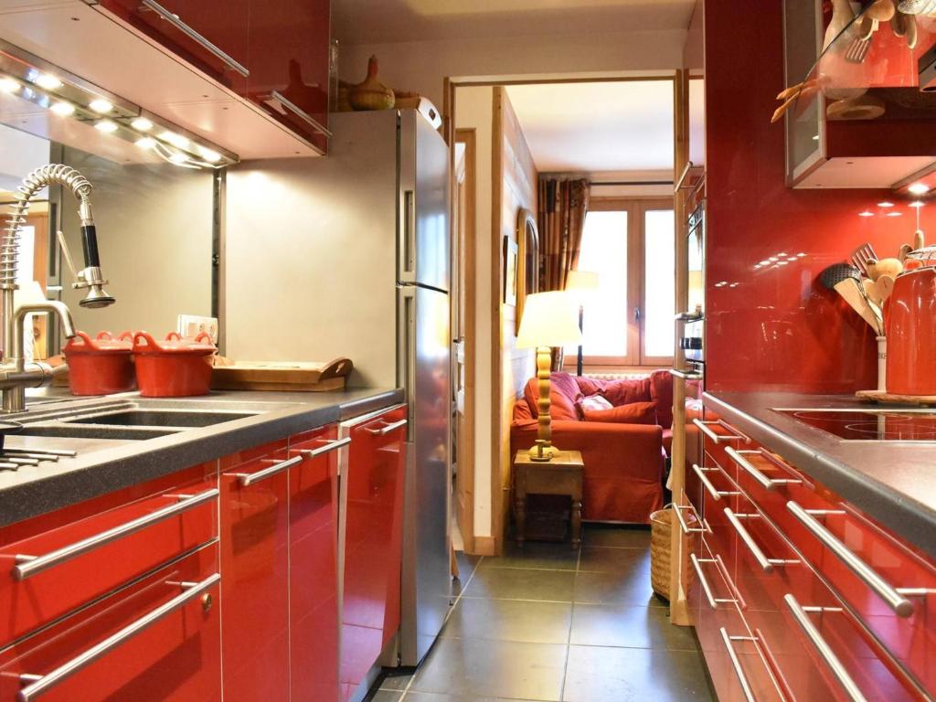 Appartement familial 12 pers. avec balcon, cheminée, proche pistes et commerces à Méribel - FR-1-180-619 - 2