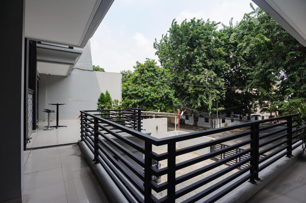 RedDoorz near Jakarta International Velodrome