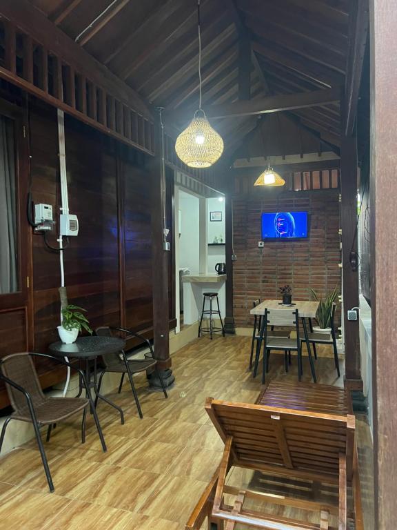 ADIKARA TROPICAL GARDEN