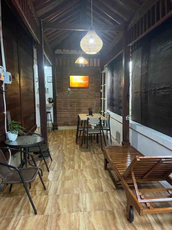 ADIKARA TROPICAL GARDEN