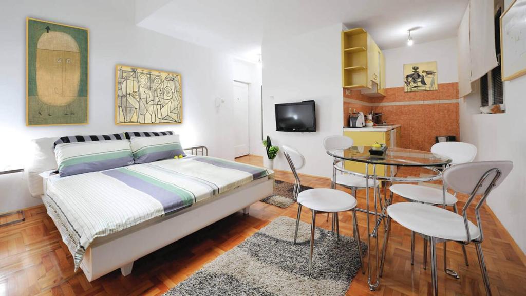 Studio Apartment Astoria - 4