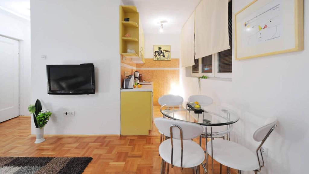 Studio Apartment Astoria - 5