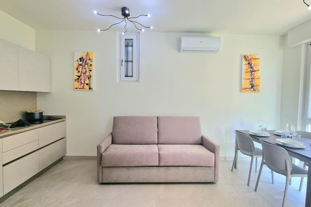Soleil Apartment - Front Lake - 4
