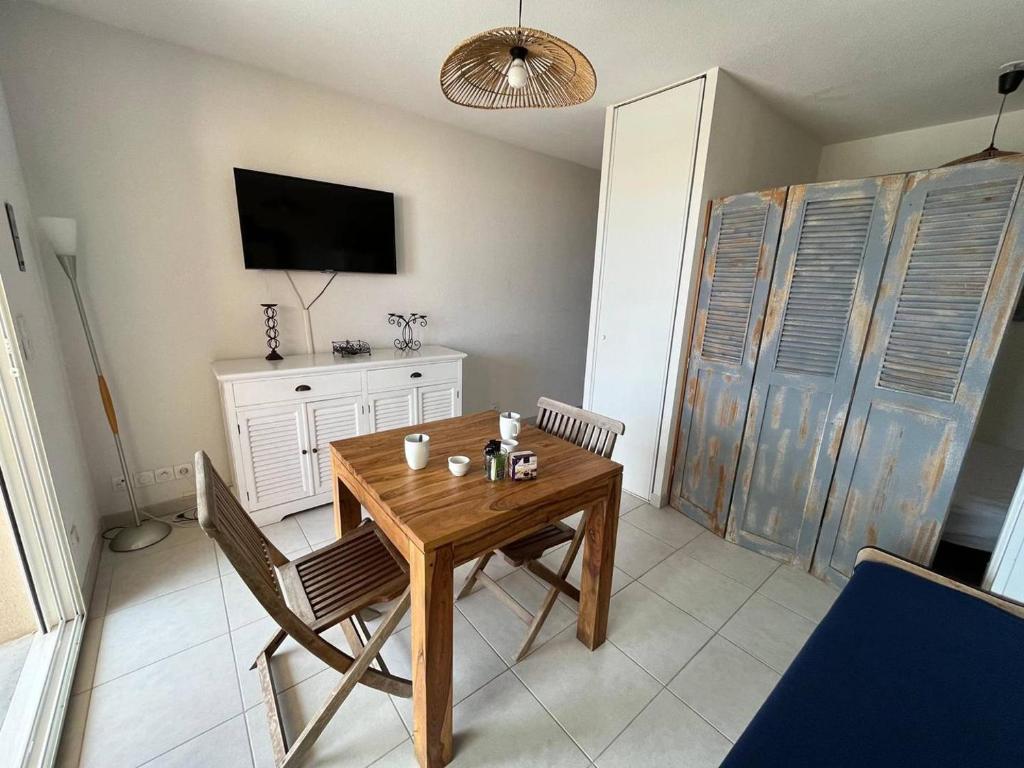 Studio face mer Saint Pierre La Mer 2BR203 - 5
