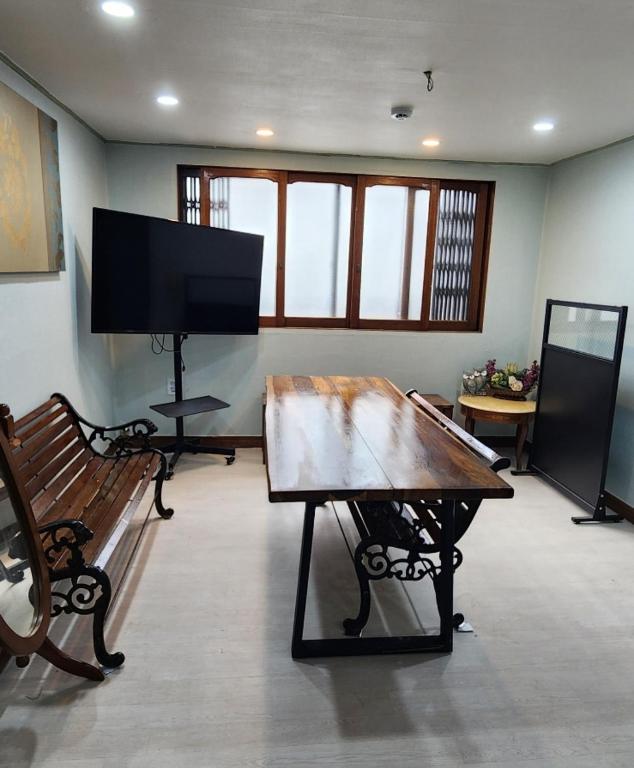 Ara house