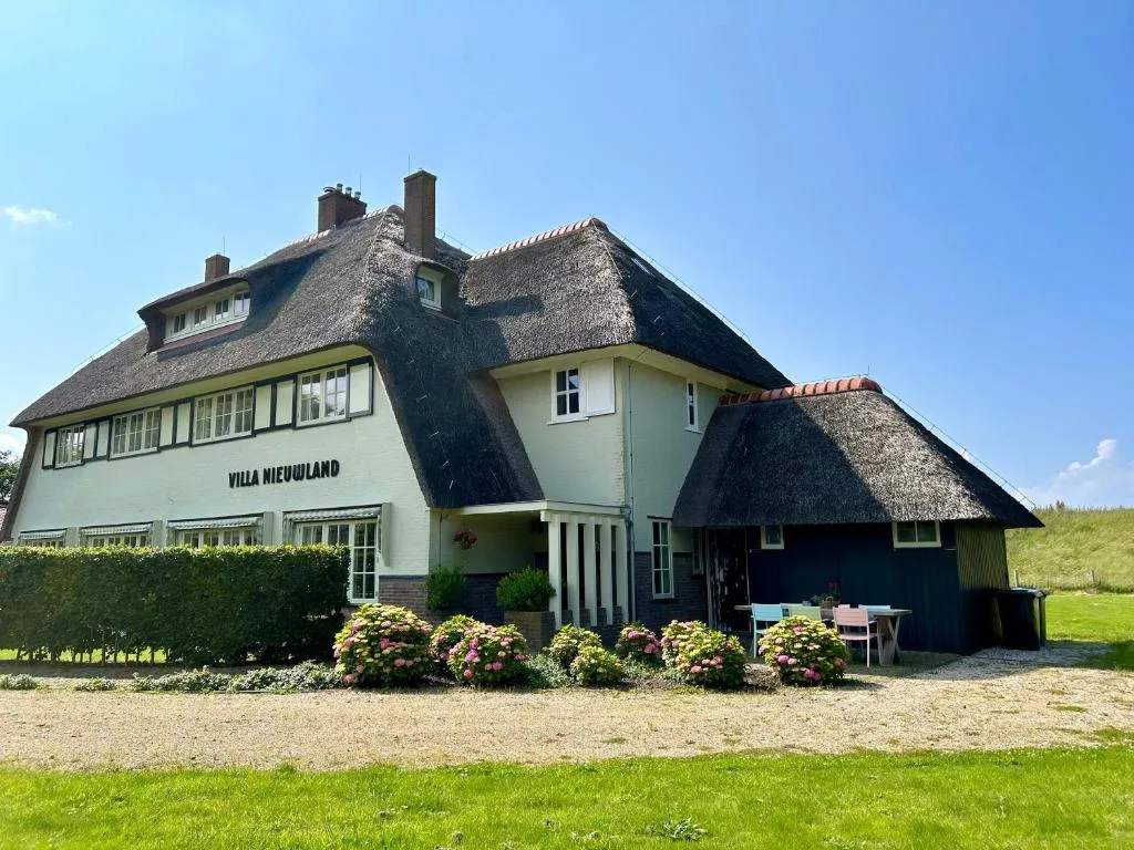 Villa Nieuwland B&B, hotel in Den Oever