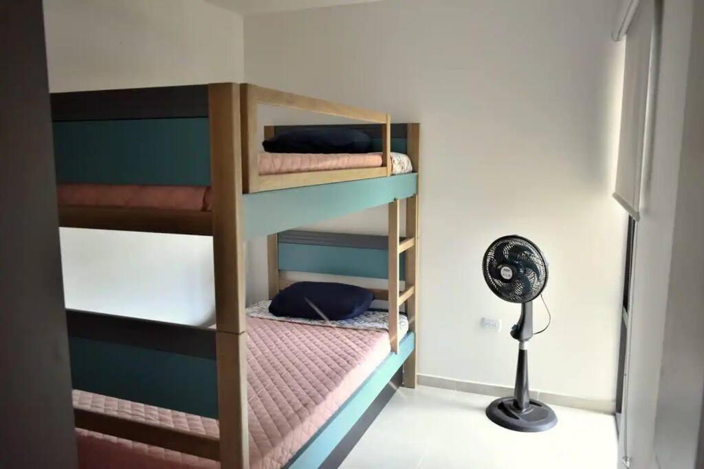 The Refuge#3 Lovely 2 BR-Apt pool & good vibes - 4