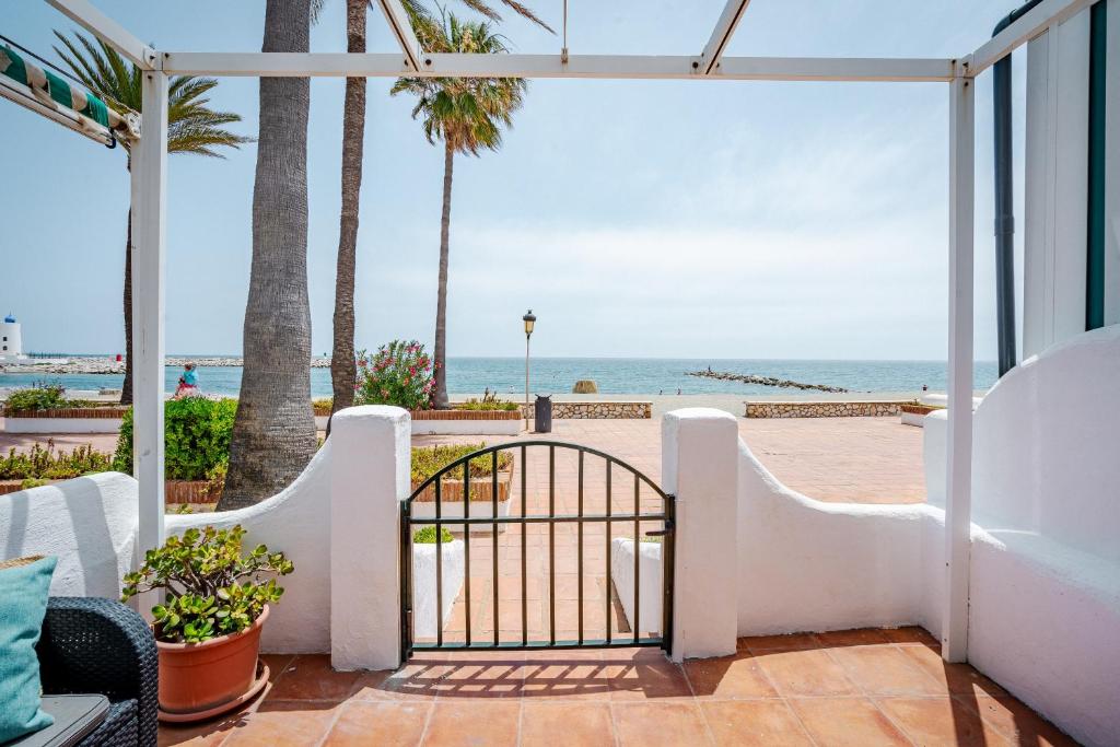 30 Beachhouse 15m beach sea Duquesa Manilva Andalucia - 2