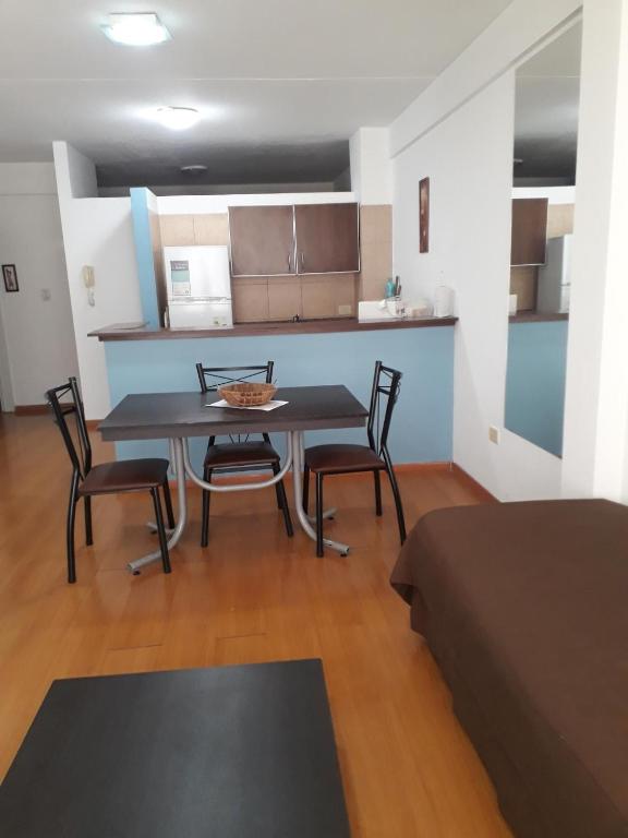 Luminoso departamento 2Amb Balvanera 8 - 5