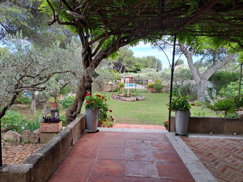 villa provençale avec piscine privée- jardin- terrasses ombragées à 5mn d'Arles - 5