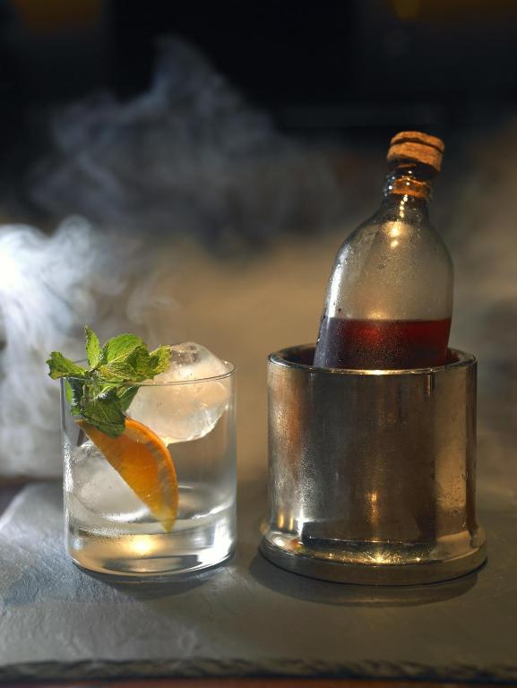 อาหารและเครื่องดื่ม