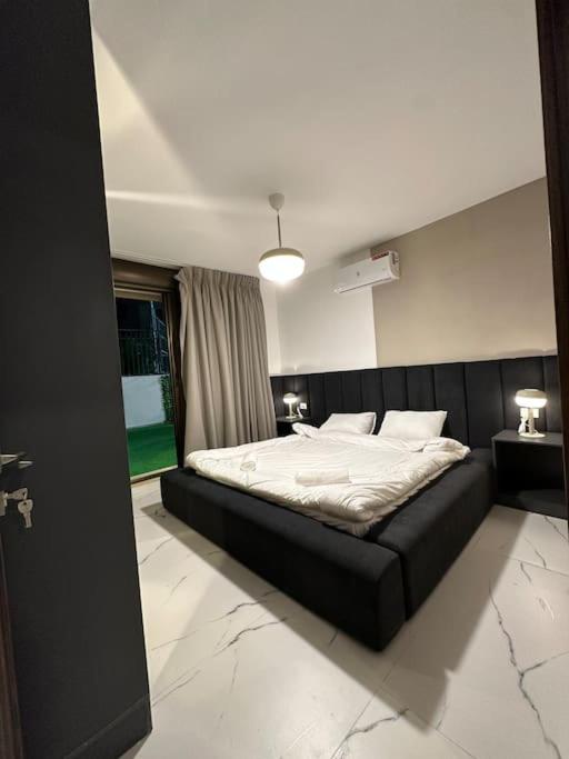 Stylish Luxe Apartment F-R 0003, Ammán