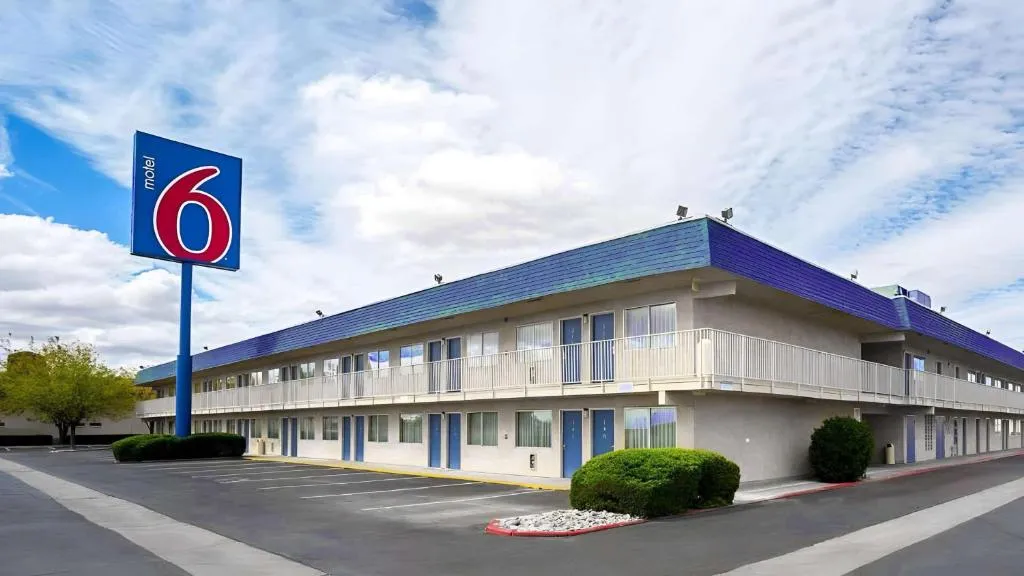 霍尔布鲁克6号汽车旅馆，位于胡尔伯克的酒店