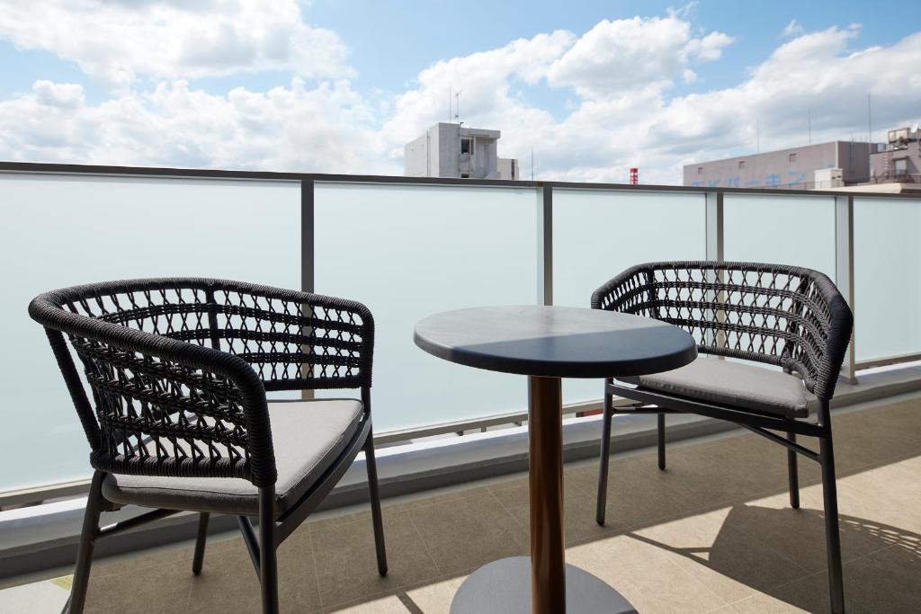 3. 먼데이 아파트 ..