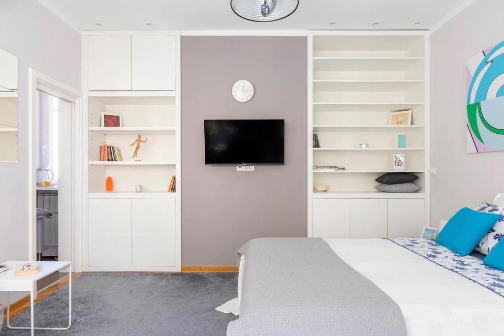 3 Steps from Center - 4