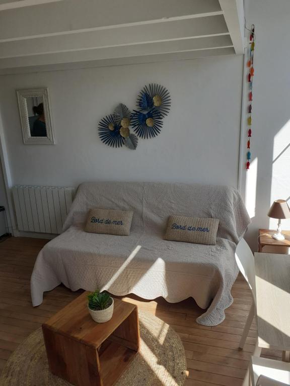 STUDIO COSY 100 m DE LA PLAGE DE FONCILLON - 2
