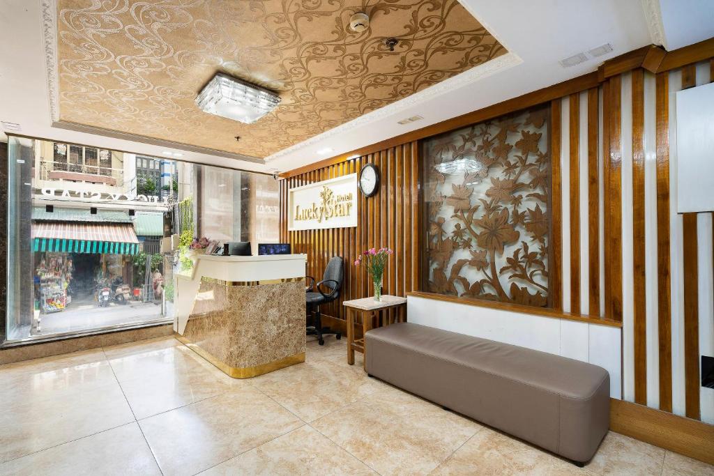 Lucky Star Hotel Q5