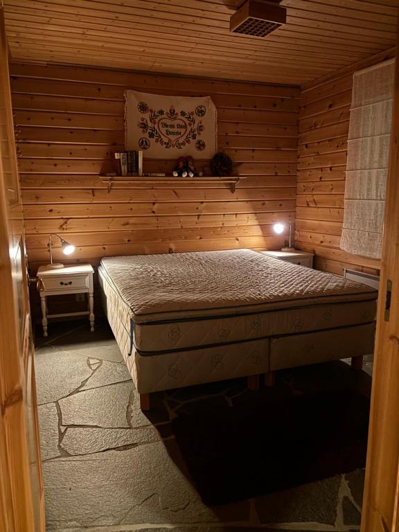 Kodikas ja rauhallinen mökki, Luosto