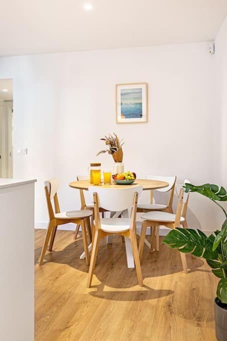 Quiet Apartment WashingMachine AC CoffeMachine - 5