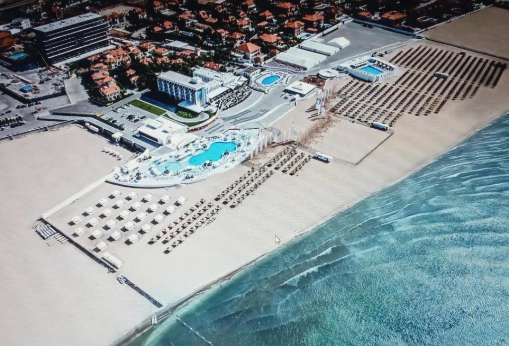 Sea Breeze Lighthouse, Baku