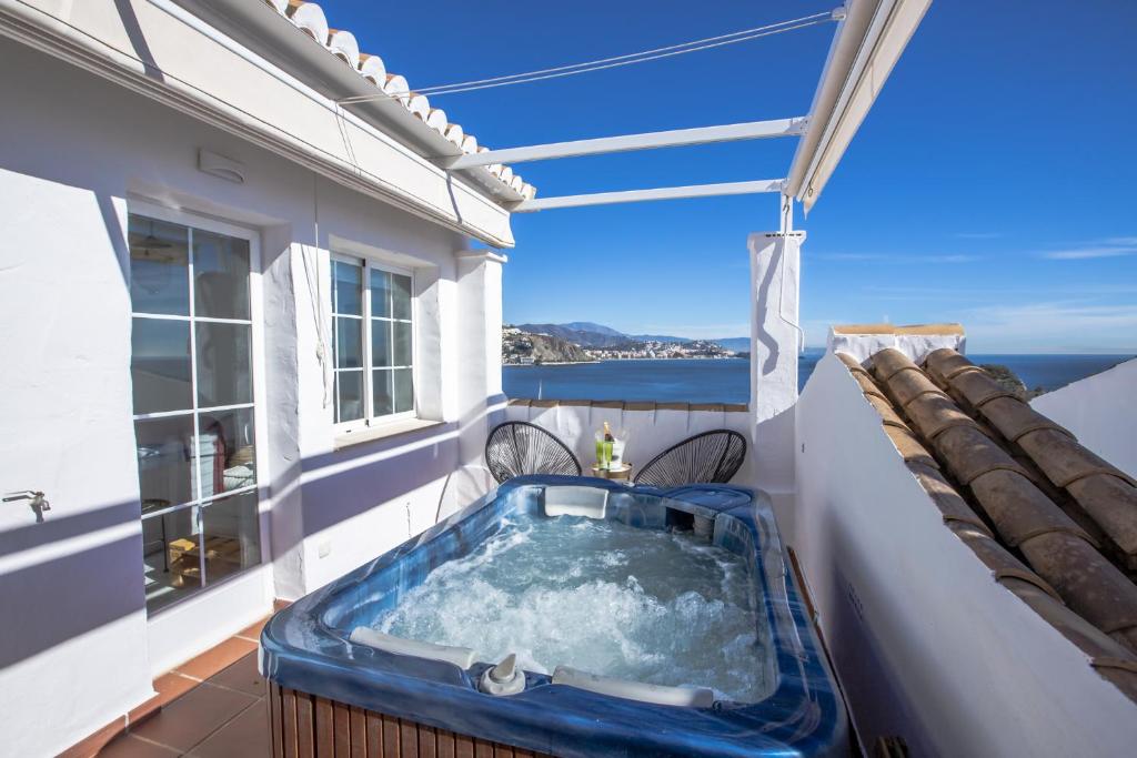Precioso adosado con jacuzzi en Marina del Este - 1