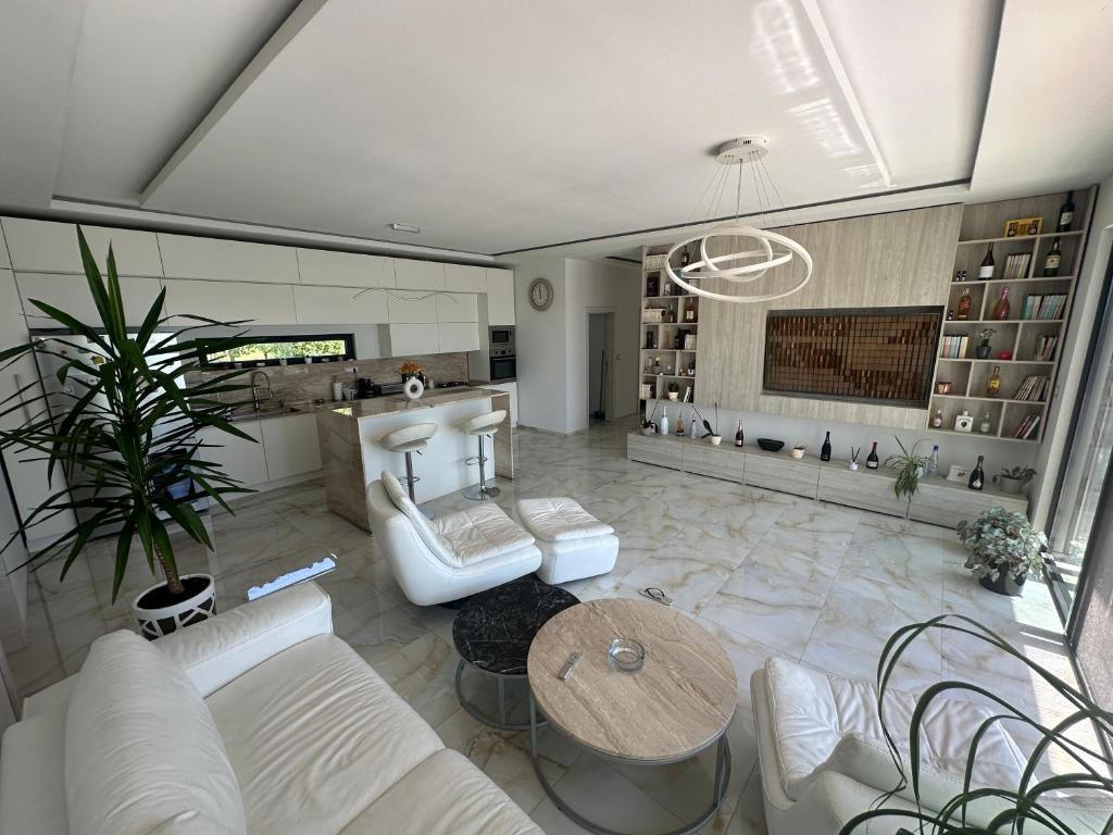 Harmony house with POOL - 2