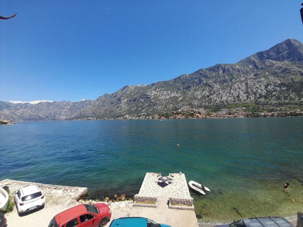 Beach edge 4-Bed House in Muo Kotor - 5