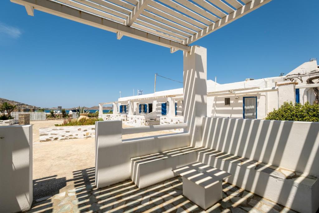 Naoussa Hotel Paros by Booking Kottas 外観