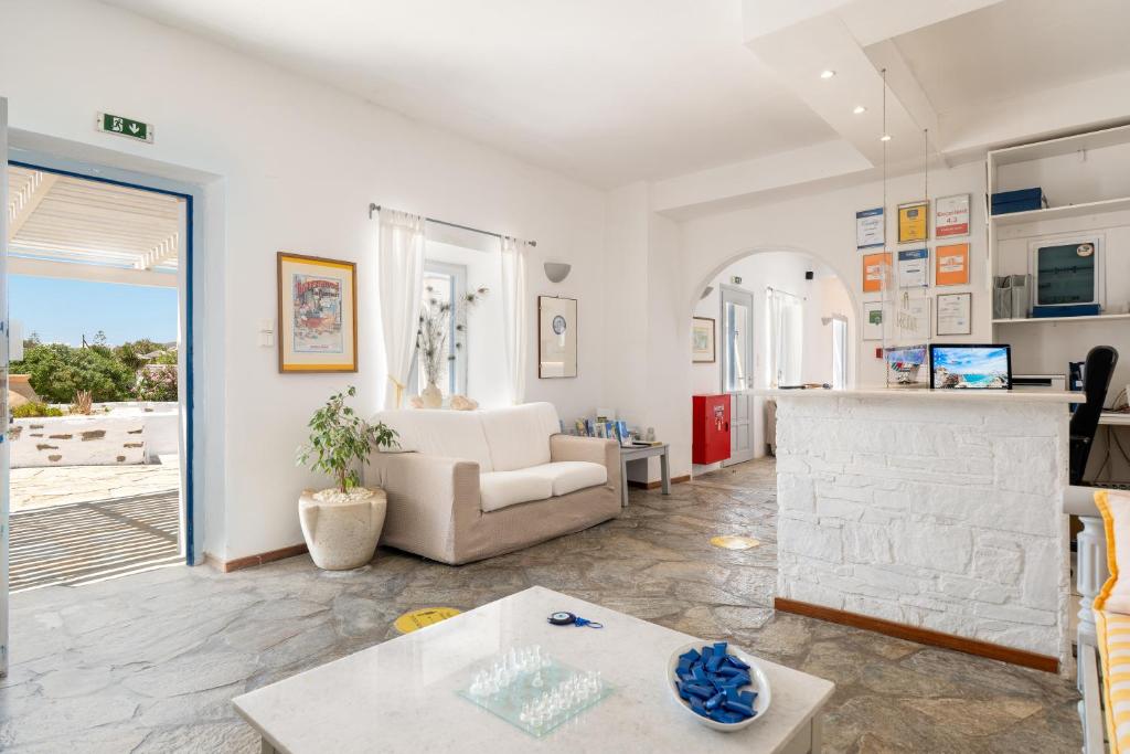 Naoussa Hotel Paros by Booking Kottas フロント・ロビー