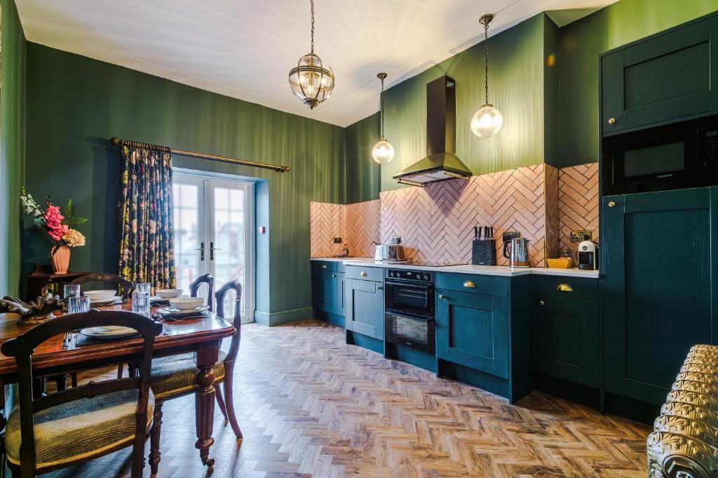 Russell Court by Orenda-Luxe, Llandudno photo 3