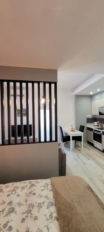 Oz Lux Apartments - 5