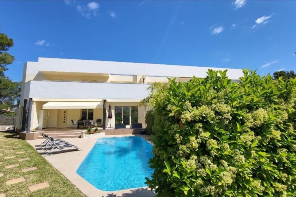 Vistamar, Les tres Cales