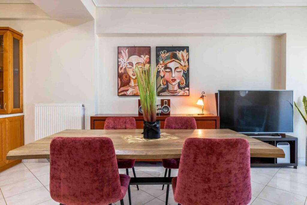 Petralona amazing 2 bd flat, Athens