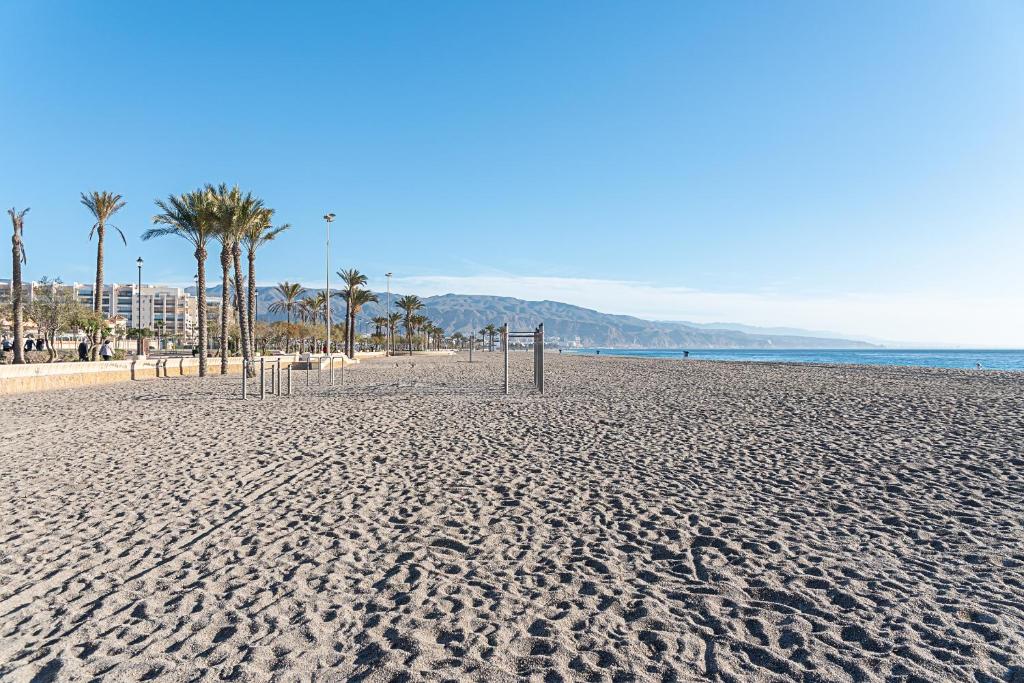 Hogar Digital Playa y Piscina en Urbanización Roquetas de Mar - 4