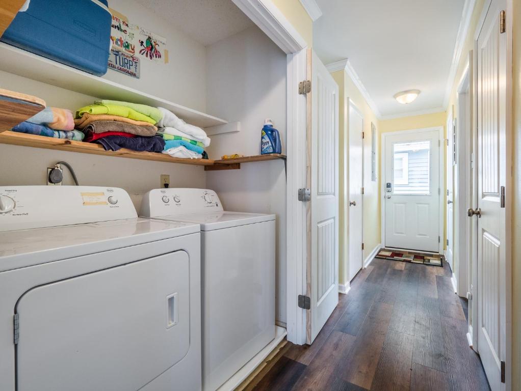 Turtle Sanctuary, Topsail Beach