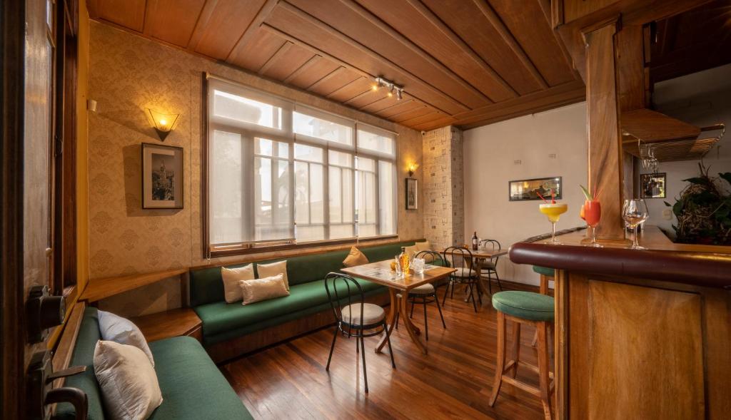 Bar/lounge