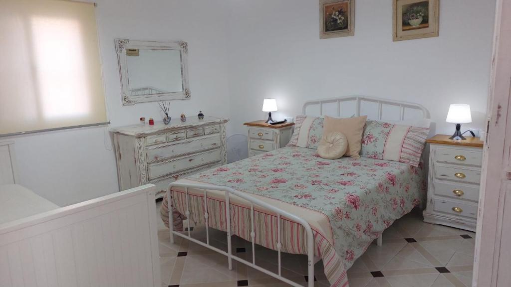 En Poniente, La Línea de la Concepción