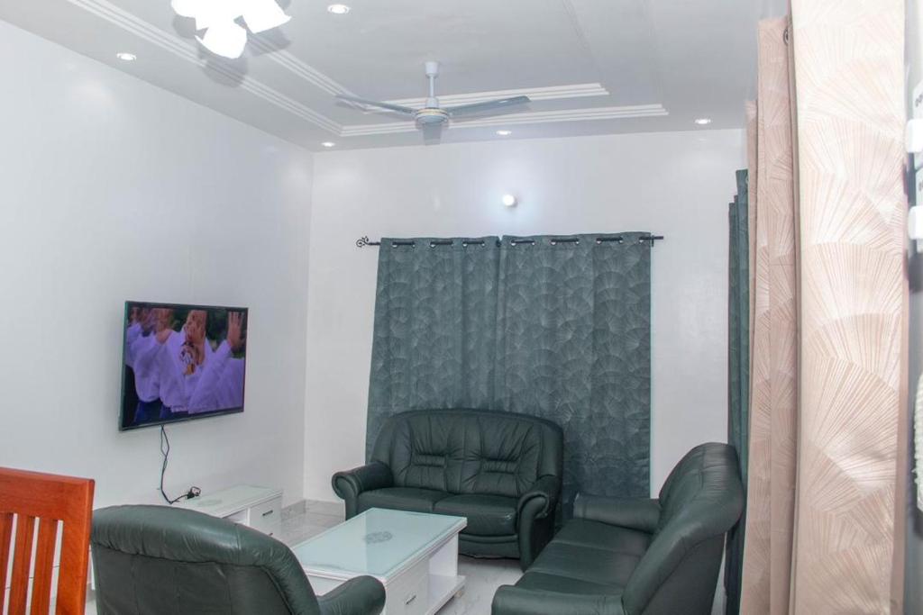 elpachouse, Abomey-Calavi