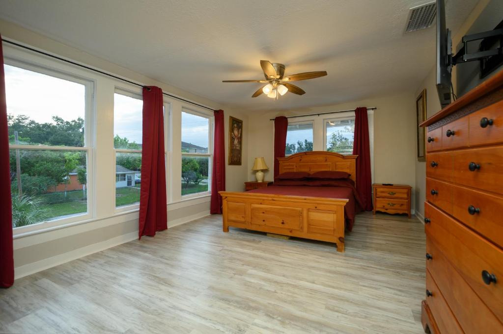 Private Ensuite In Historic Home, Winter Haven